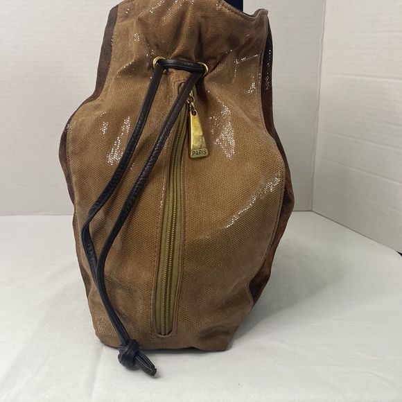 PARIS Leather Bucket Bag - Picture 3 of 10